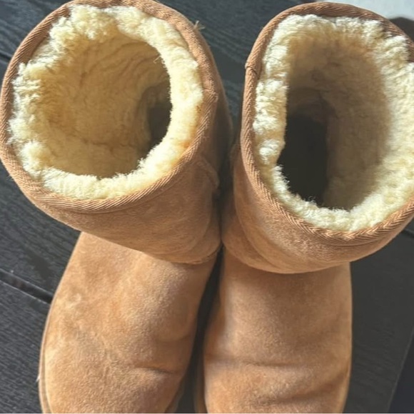 UGG Boots - Picture 3 of 3